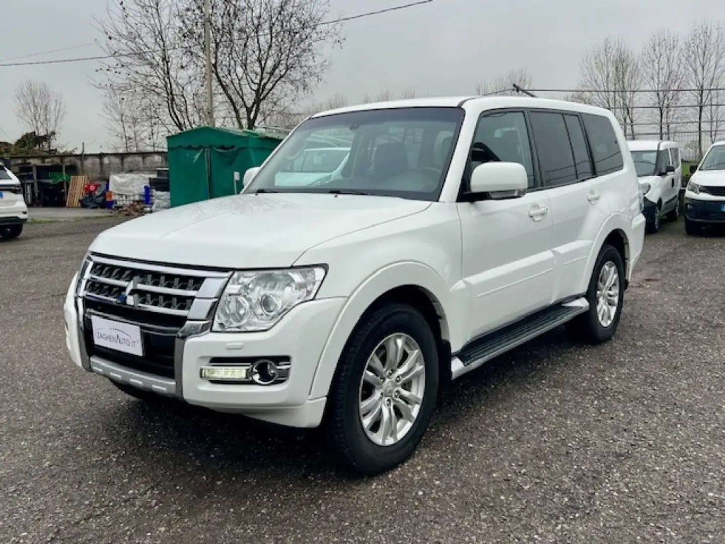 Mitsubishi Pajero 3.2 DI-D 16V aut. 5p. Instyle DPF 7 POSTI Weiß - 2