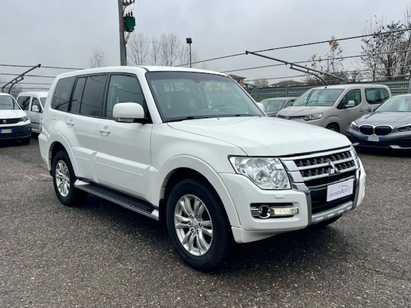Mitsubishi Pajero 3.2 DI-D 16V aut. 5p. Instyle DPF 7 POSTI Weiß - 1