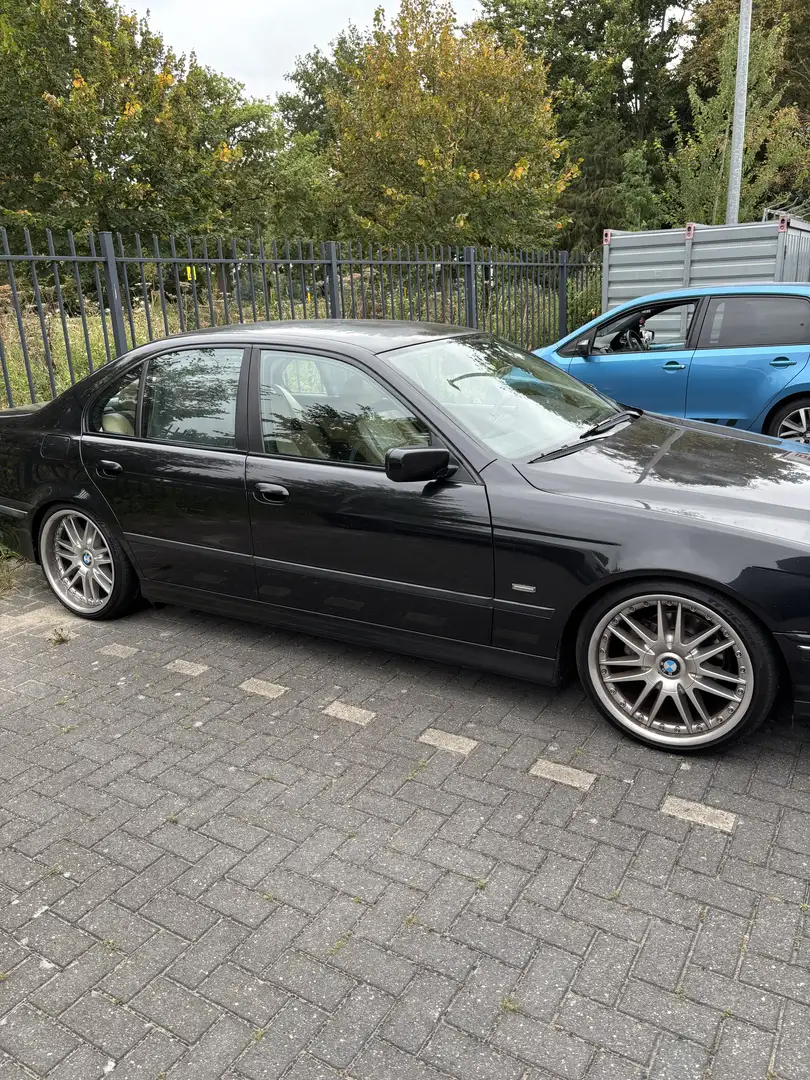 BMW 528 528i Executive Černá - 2