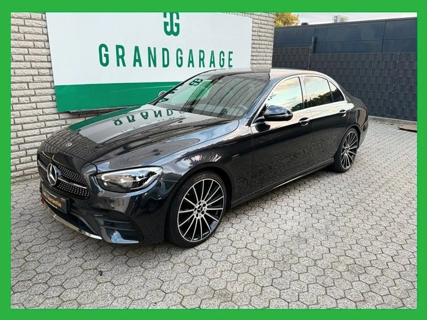 Mercedes-Benz E 220 E -Klasse E 220 d 4Matic AMG-Line Grijs - 1