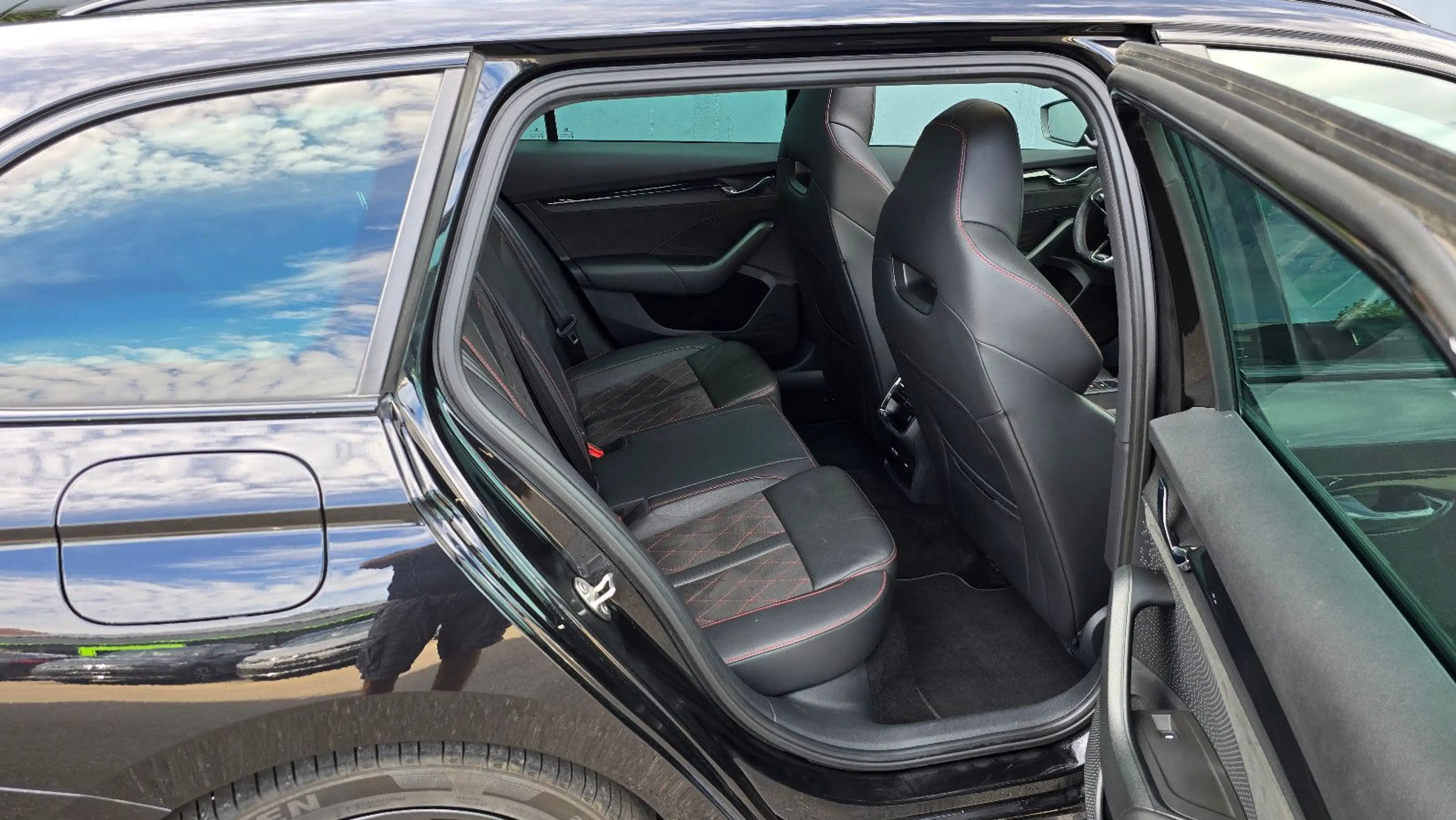 Skoda Octavia RS COMBI DSG Pano/ACC/DCC/HUD/AHK — photo 8