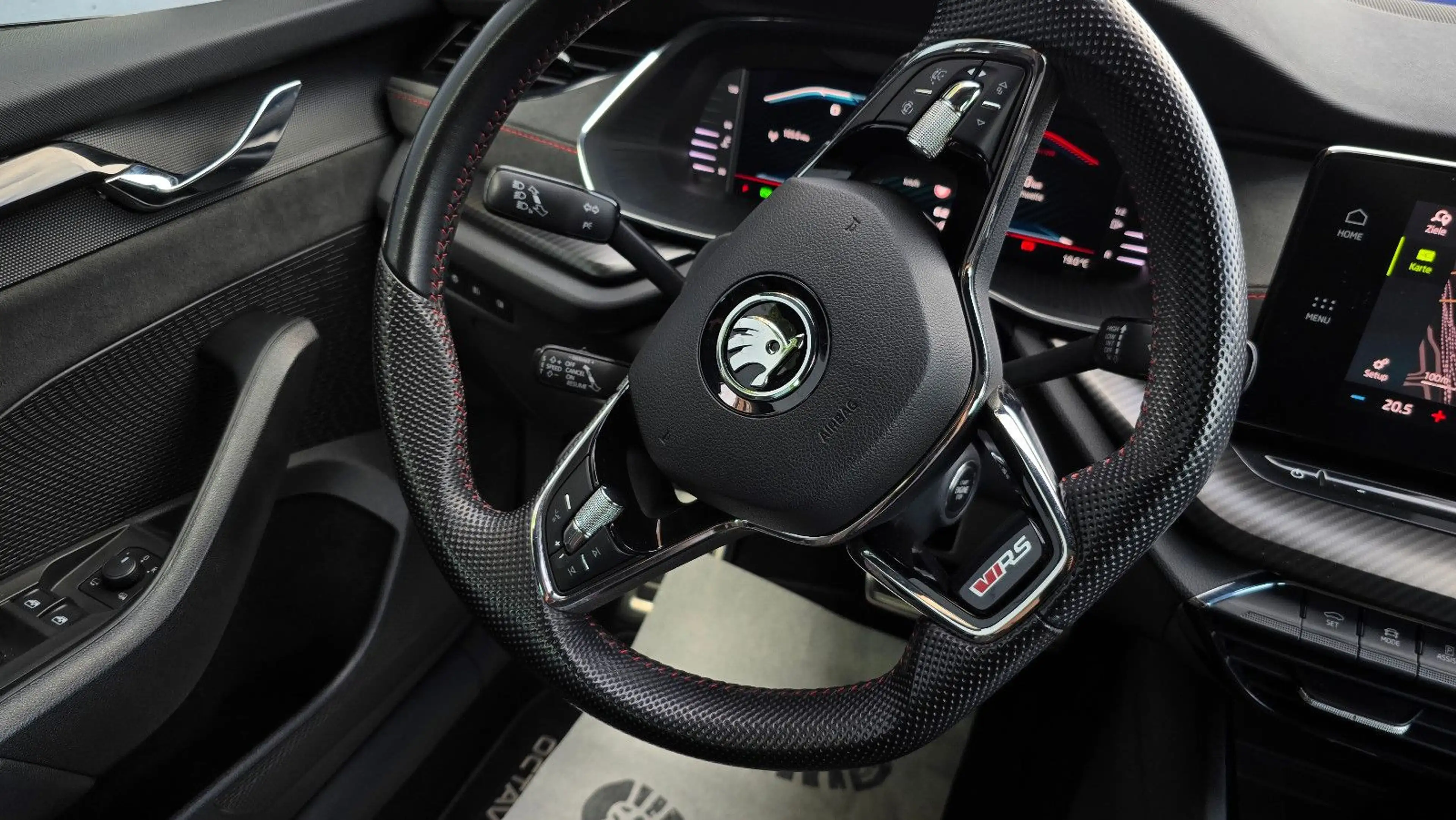 Skoda Octavia RS COMBI DSG Pano/ACC/DCC/HUD/AHK — photo 11