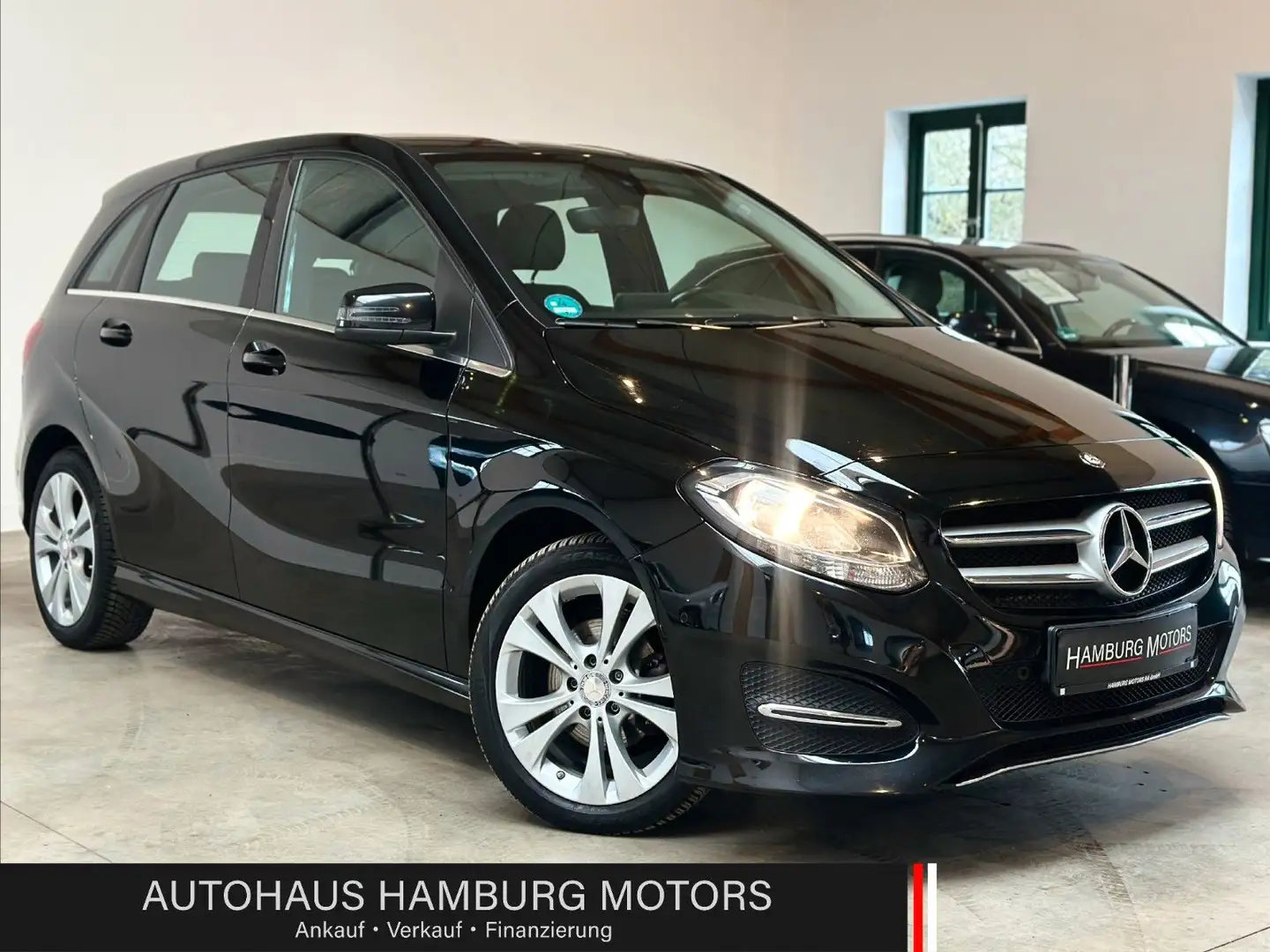 Mercedes-Benz B 180 CDI 7G-DCT Urban NAVI/Parkassistent/PDC Schwarz - 1