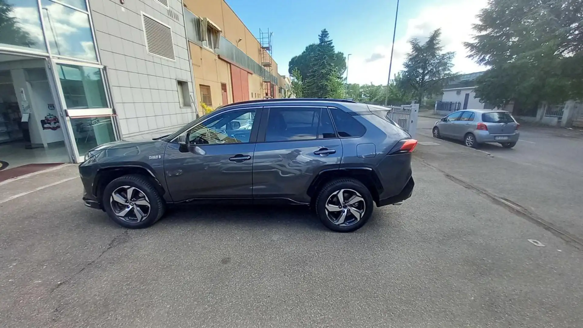 Toyota RAV 4 MY23 RAV4 2.5 PHEV (306CV) E-CVT AWD-i Dynam Gris - 2