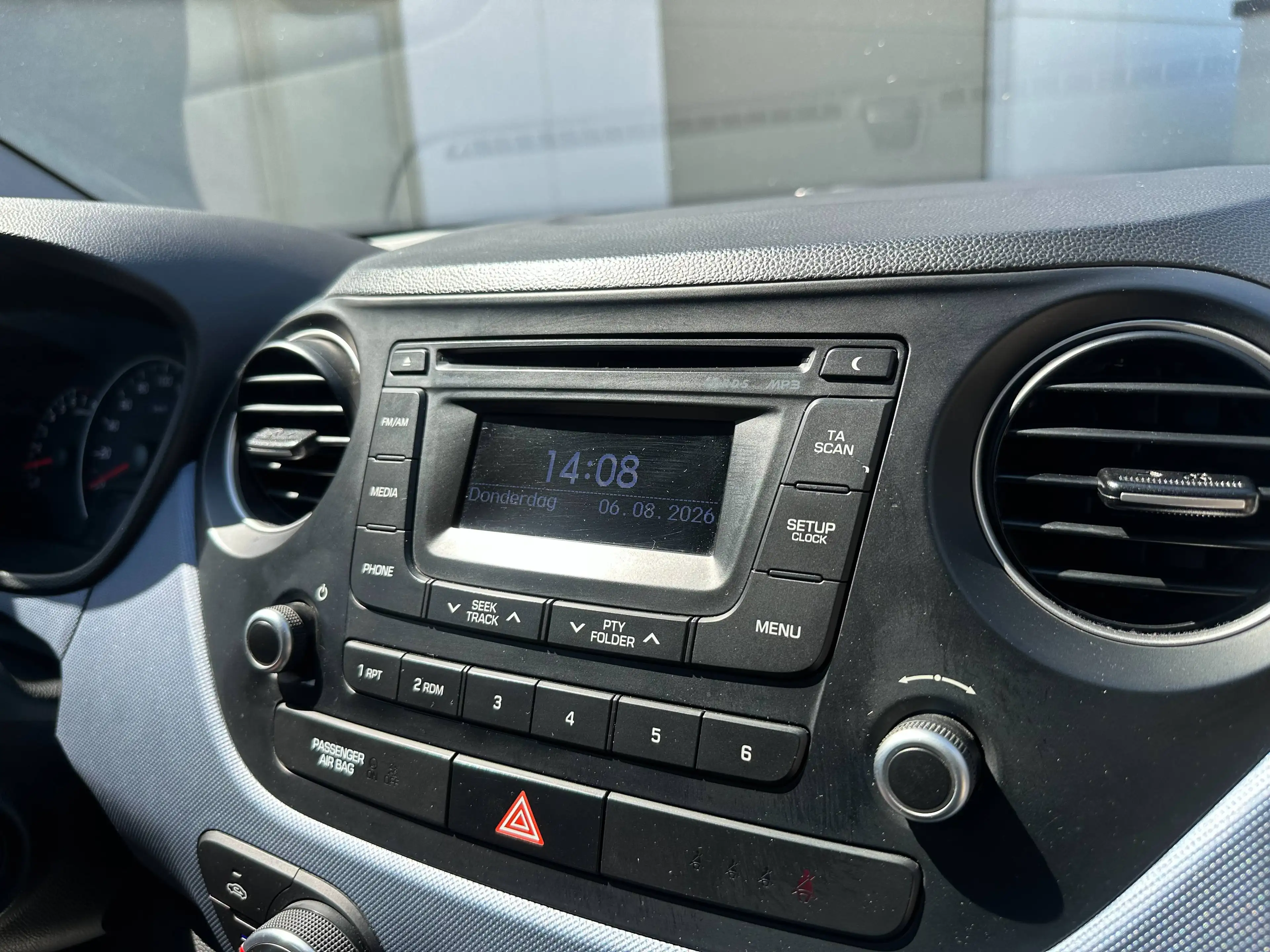 Hyundai i10 i10 1.1i 1ste Eigenaar – Cruise – Airco – PDC – Bluetooth – 12 Maanden Garantie — photo 15