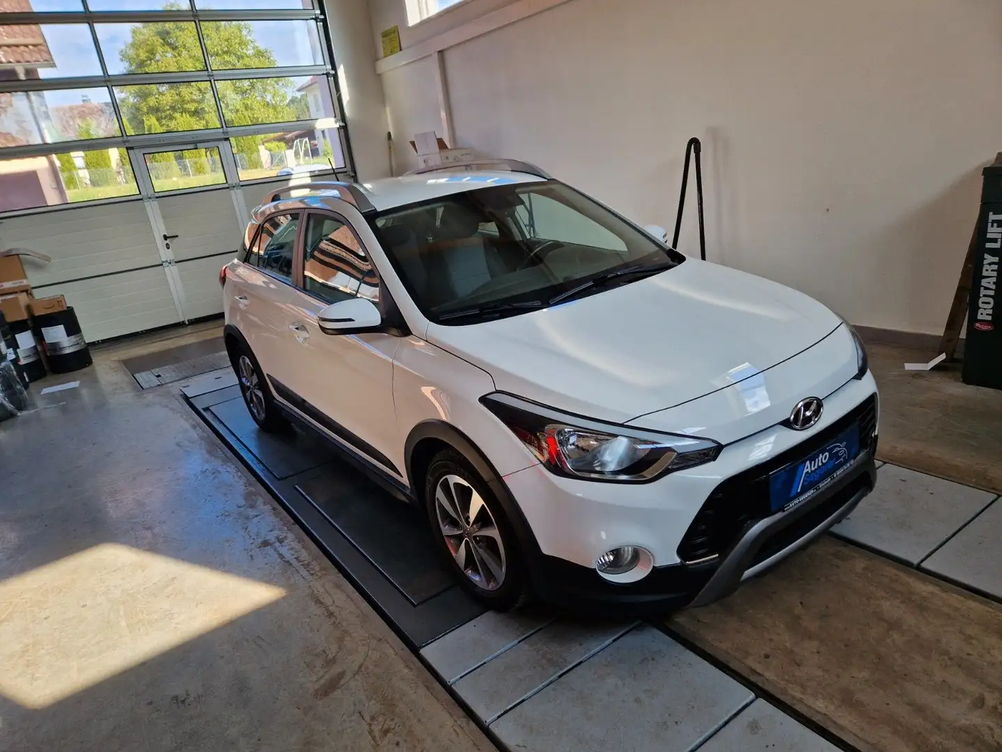 Hyundai i20 Active*1.Hd*NAVI*Kamera*Sitzh*8-fach*Top Blanc - 2