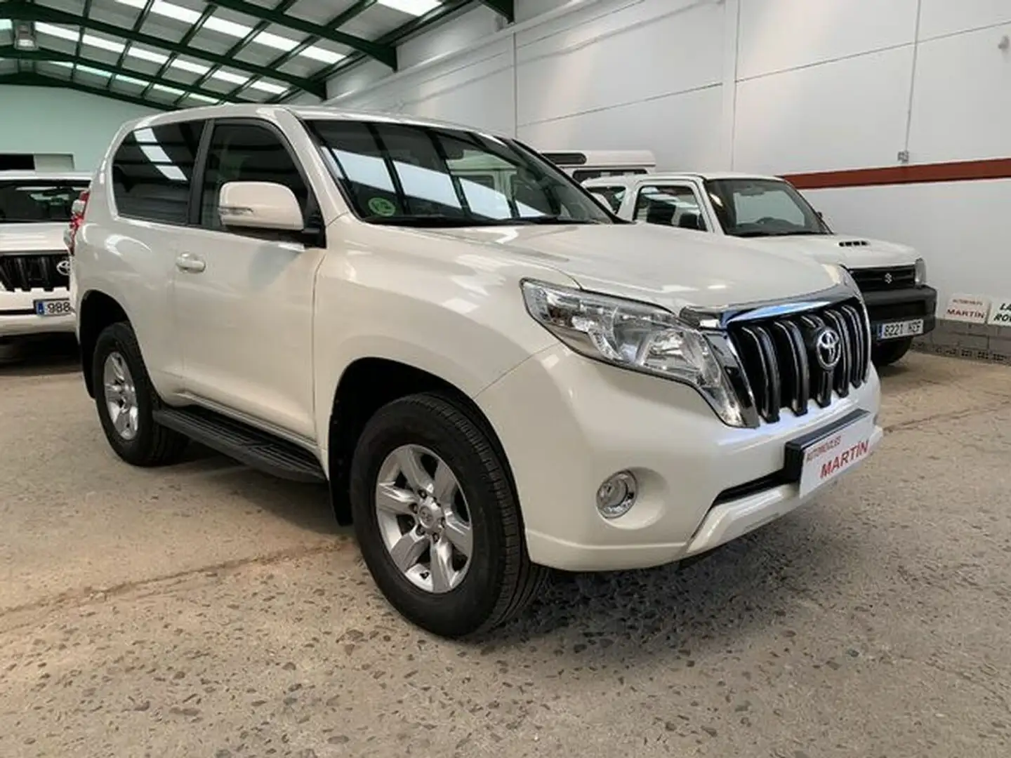 Toyota Land Cruiser D-4D VX White - 2