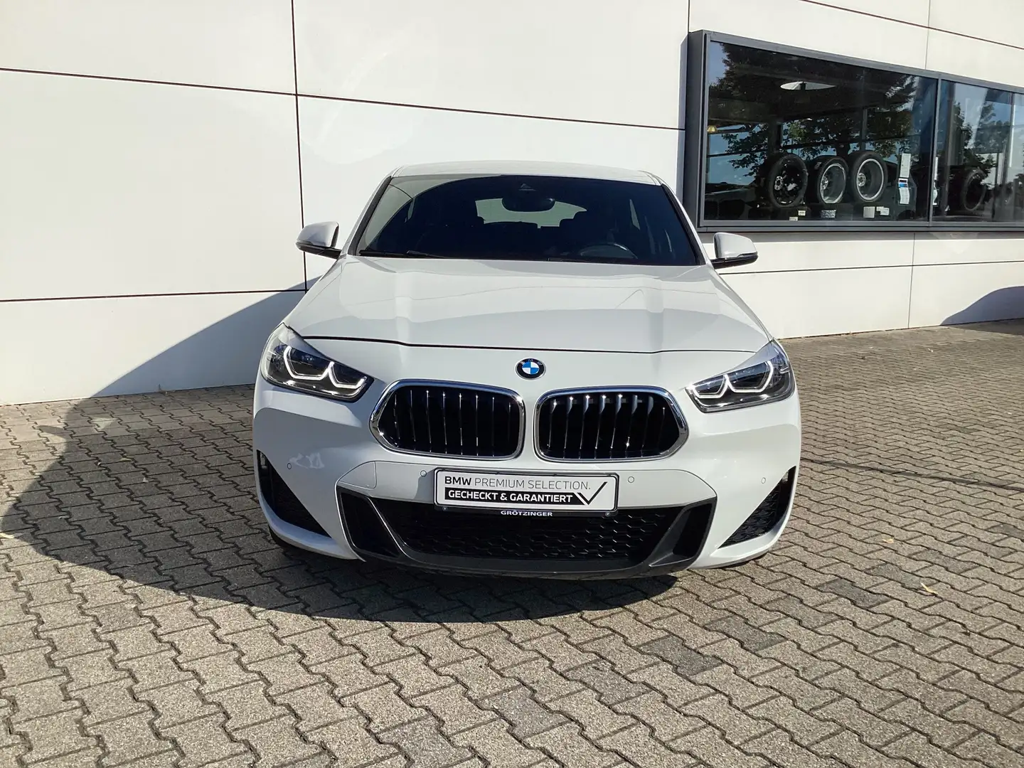 BMW X2 SDrive20d M Sport LED+AHK+RFK+SHZ+GRA+ParkAss Blanc - 2