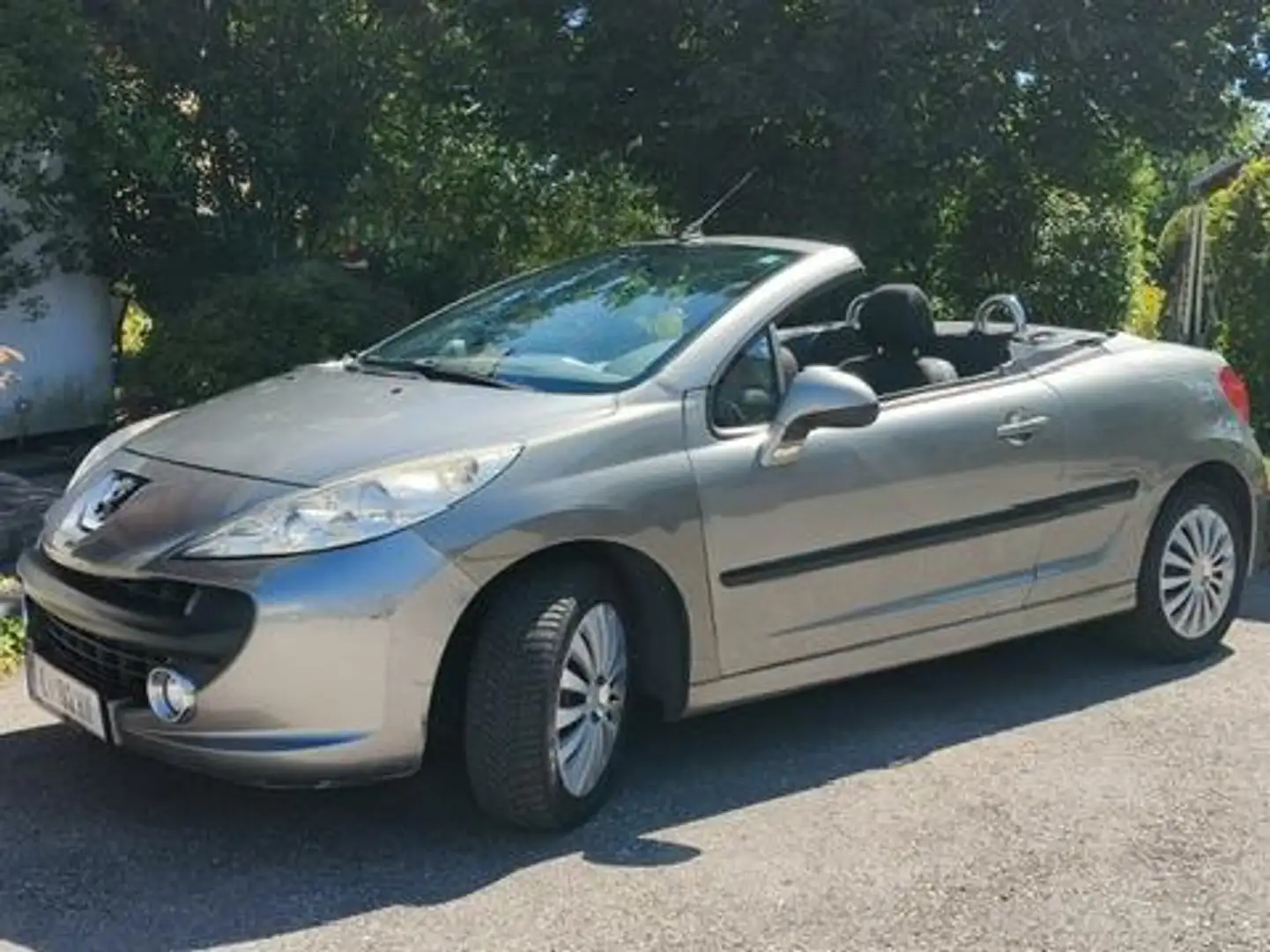 Peugeot 207 207 CC 1,6 16V Silber - 1