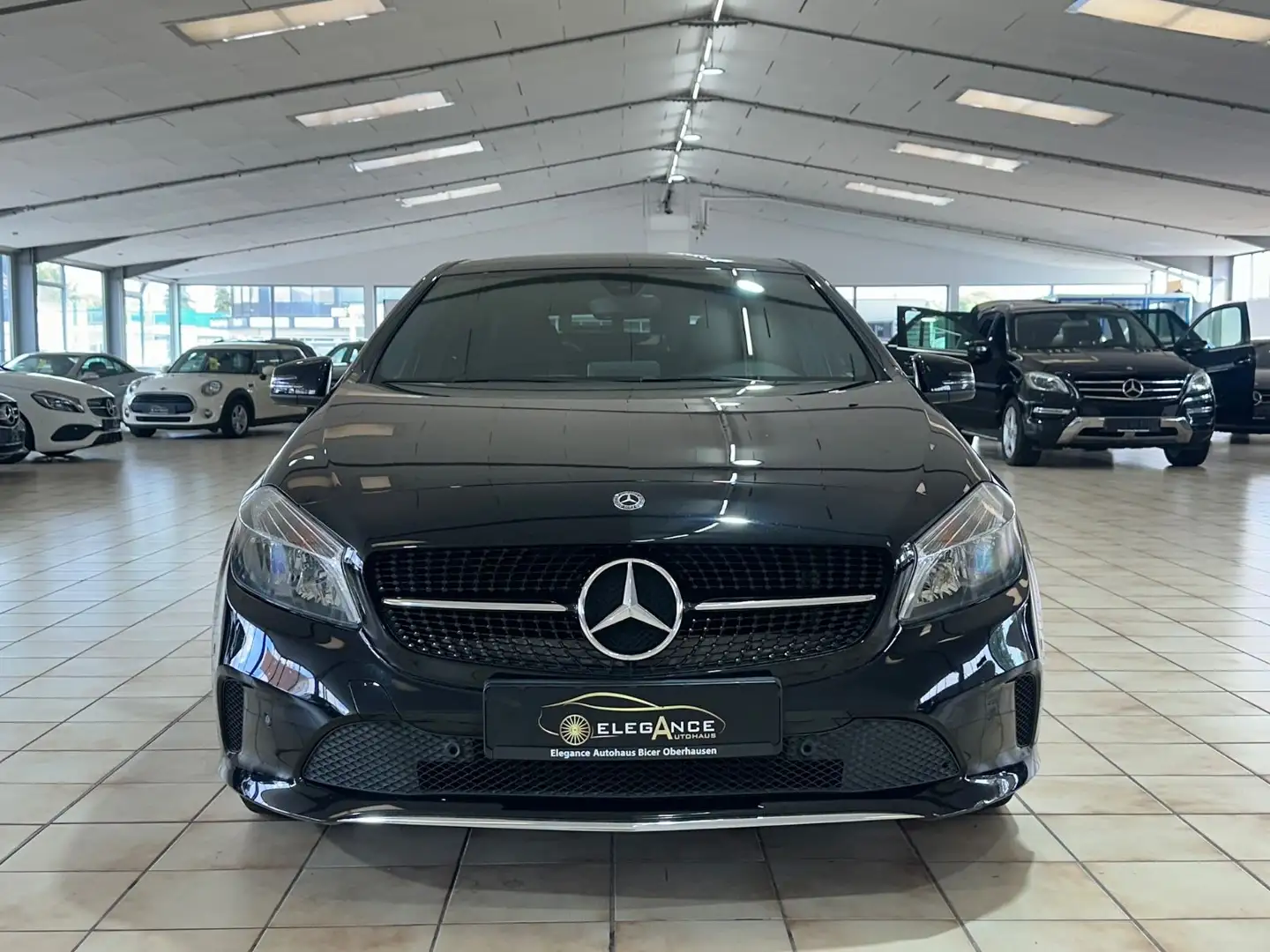 Mercedes-Benz A 180 *NAVI*PDC*KLIMA*EFH*TEMPOMAT* Noir - 2