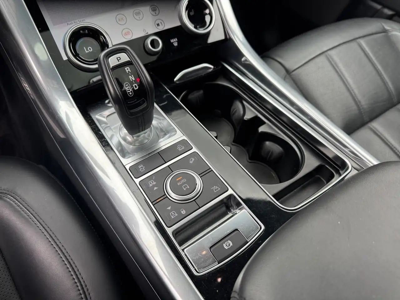 Land Rover Range Rover Sport снимка Land Rover Range Rover Sport