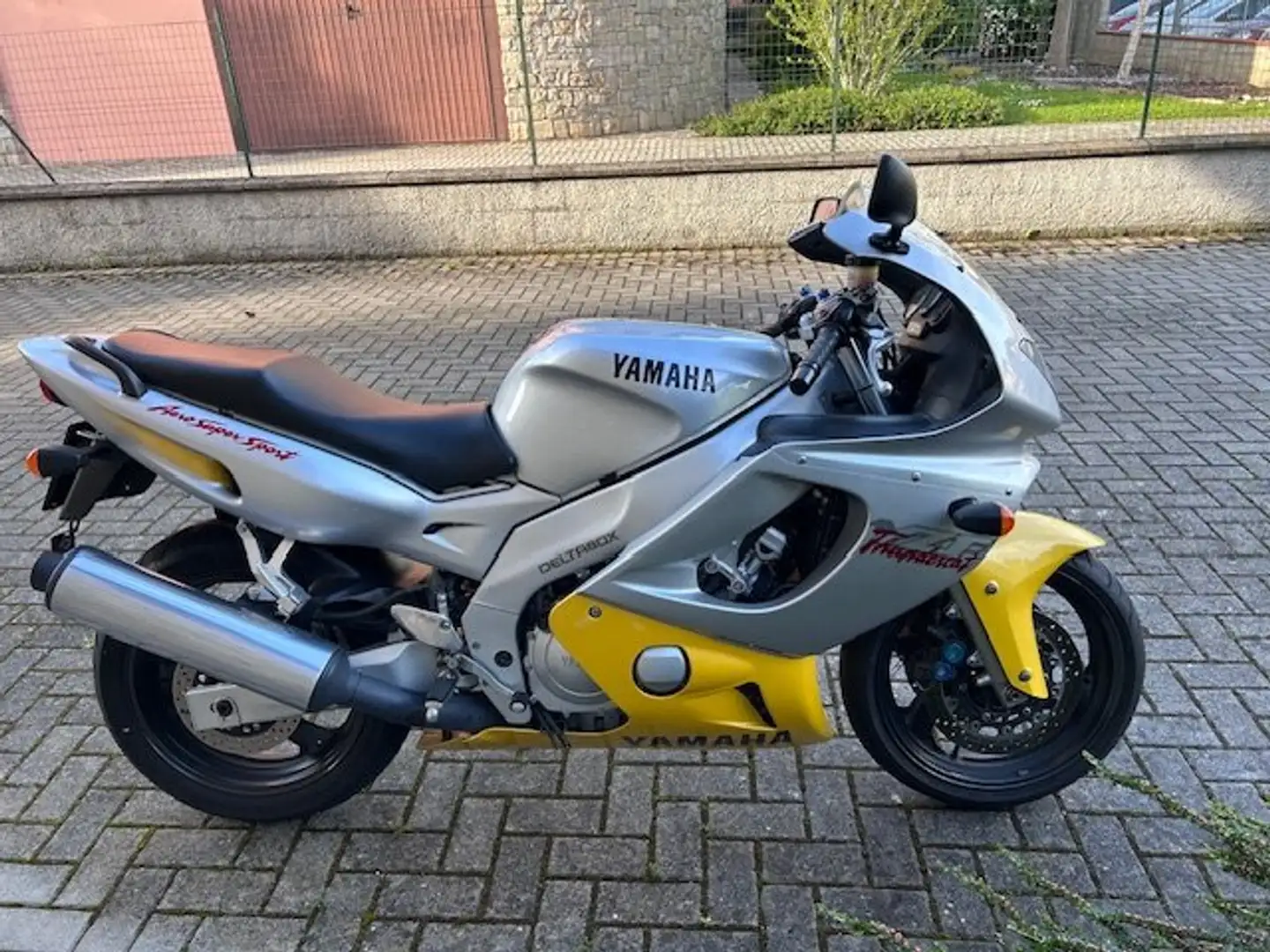 Yamaha YZF 600 thundercat Gri - 1