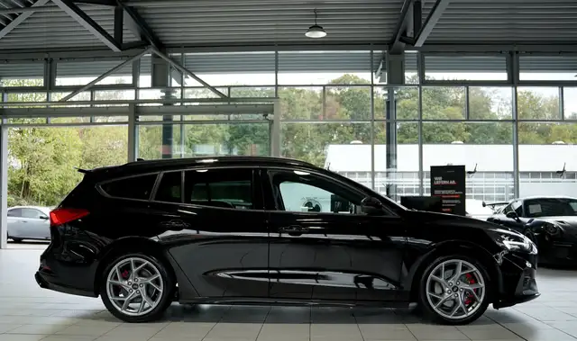 Ford Focus view 6