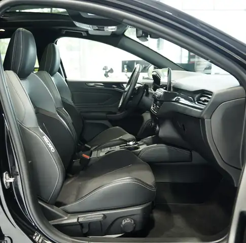 Ford Focus view 14