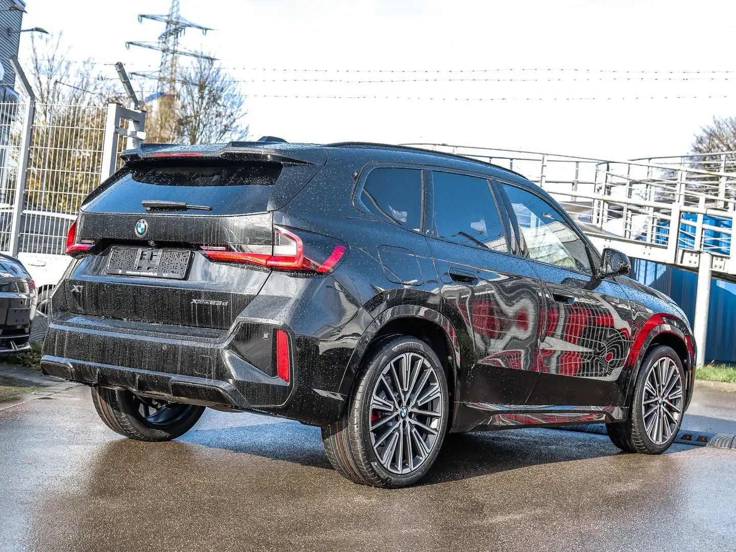 BMW X1 xDrive23d MSportPro PANO HuD AHK Shz PDC Noir - 2