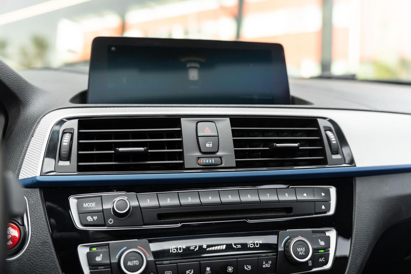 BMW 140 1-serie M140i Edition Shadow High Executive — photo 35