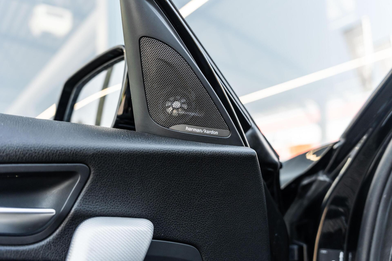 BMW 140 1-serie M140i Edition Shadow High Executive — photo 22