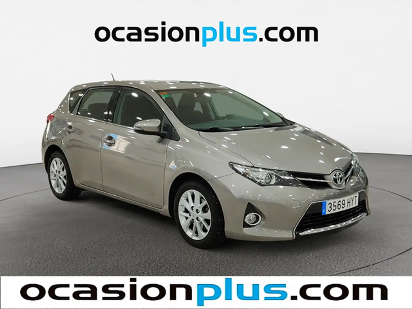 Toyota Auris 90D Active Marrón - 2