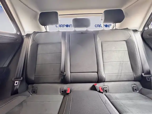 Volkswagen T-Roc view 10
