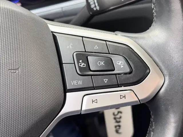 Volkswagen T-Roc view 22