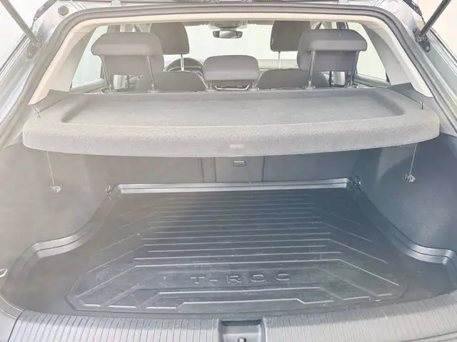 Volkswagen T-Roc view 12