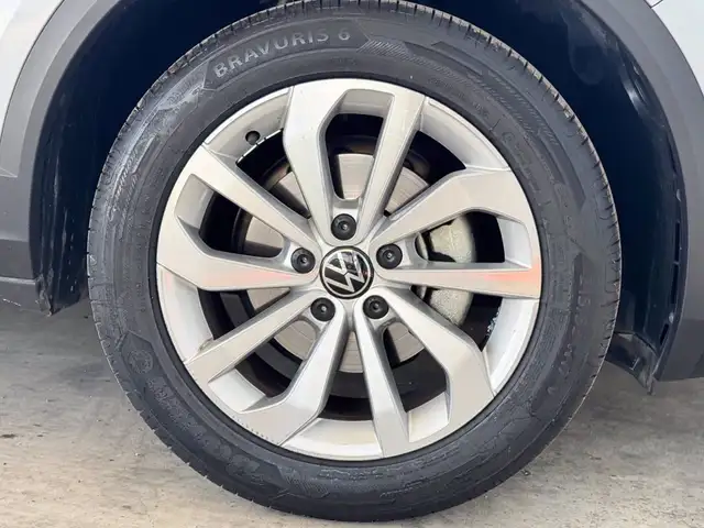 Volkswagen T-Roc view 15