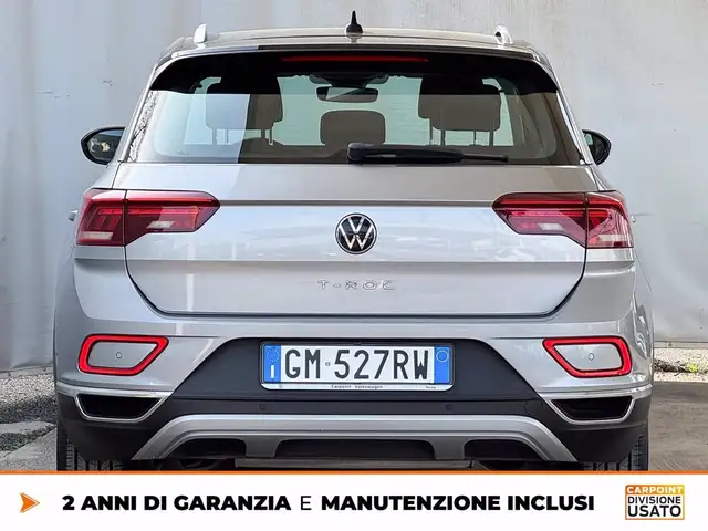 Volkswagen T-Roc view 5