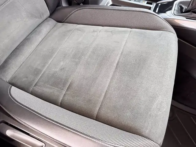 Volkswagen T-Roc view 9