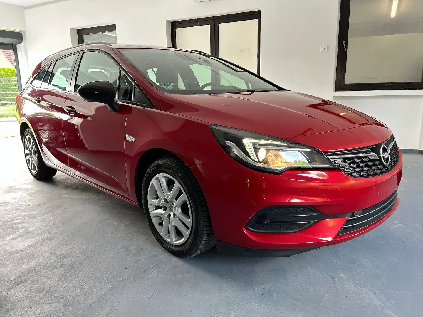 Opel Astra K Sports Tourer Edition Start/Stop Rood - 1