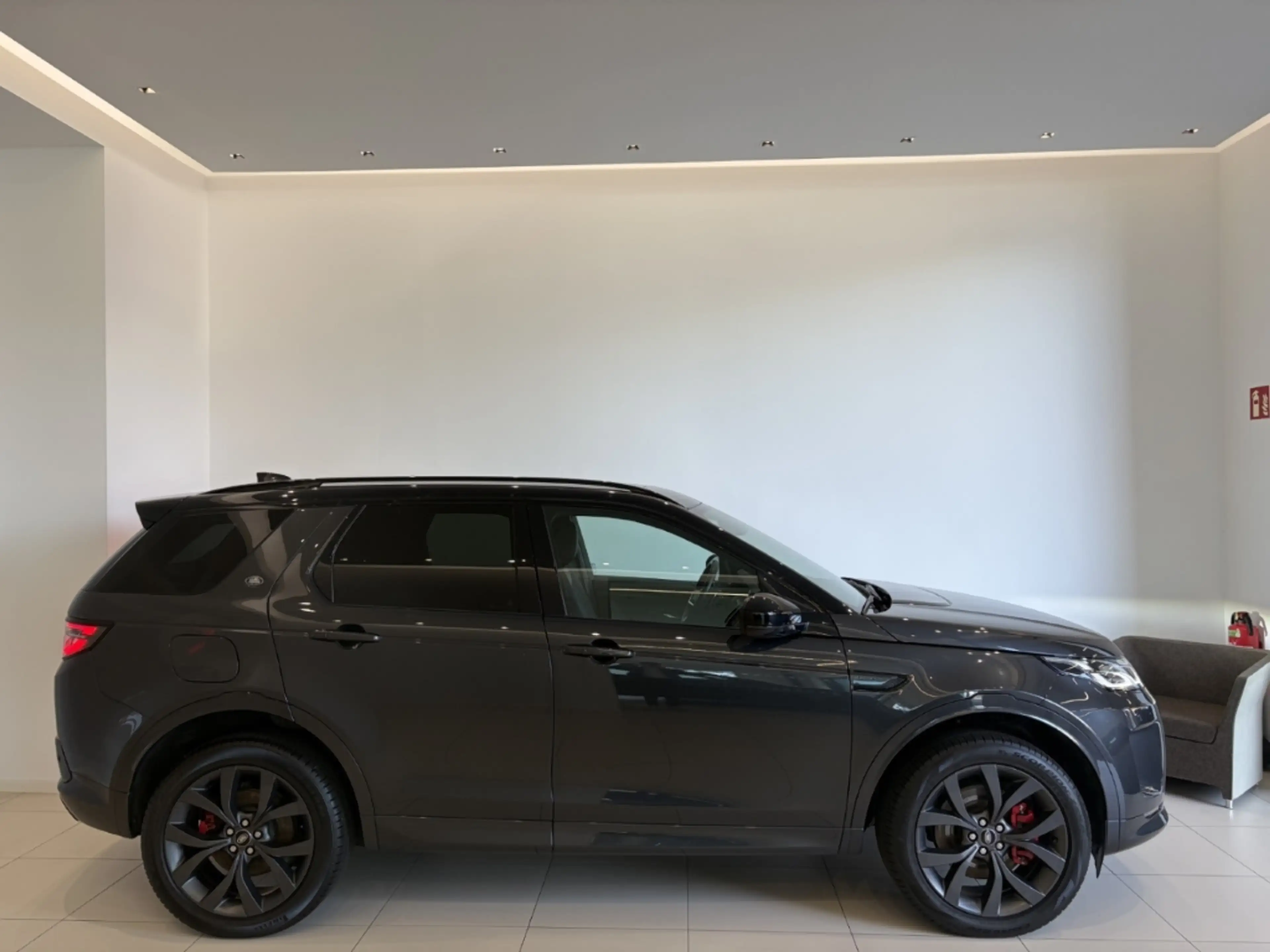 Land Rover Discovery Sport P270e Hybrid SE AWD AHK Winterpaket — photo 6