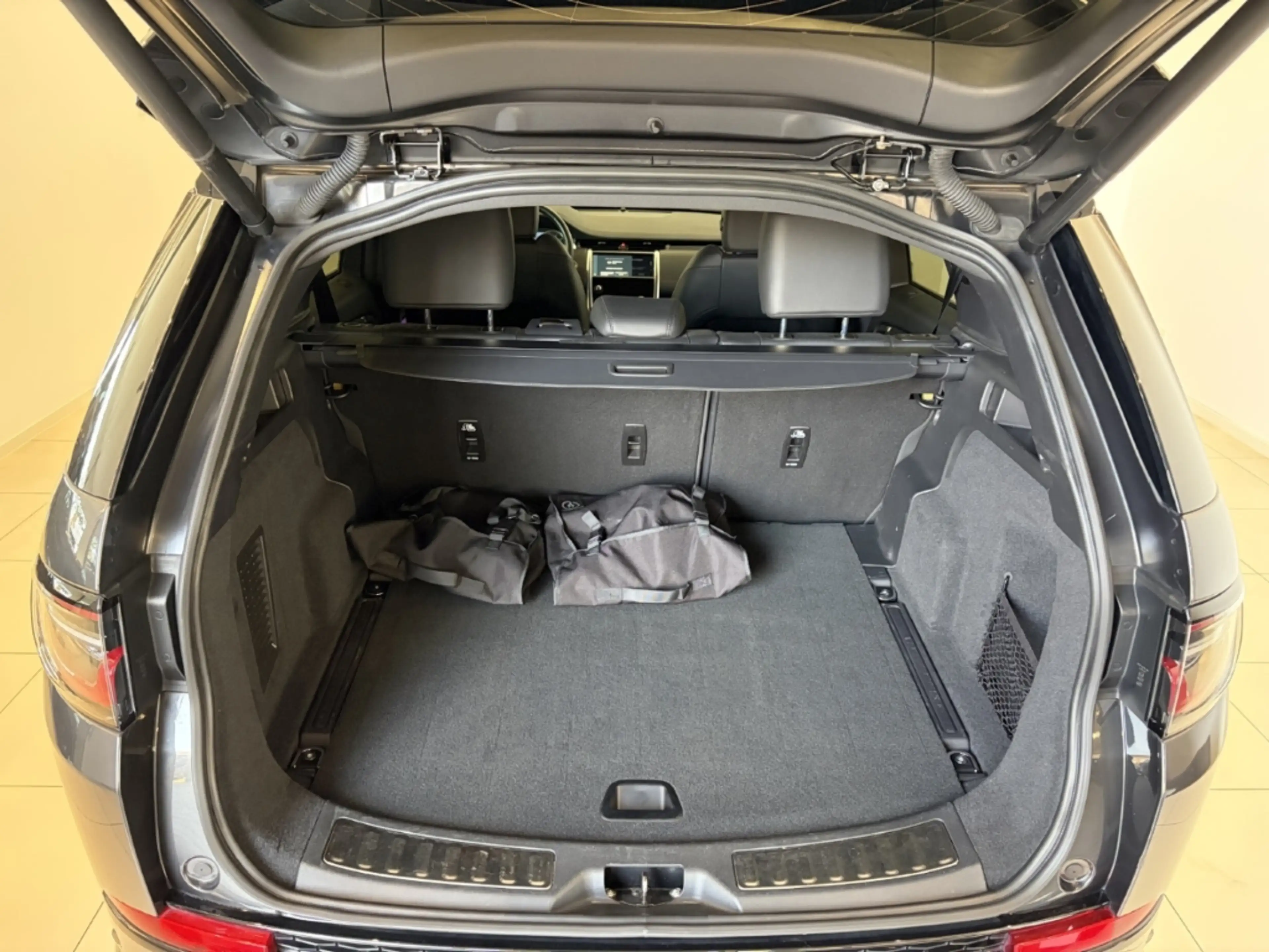 Land Rover Discovery Sport P270e Hybrid SE AWD AHK Winterpaket — photo 10