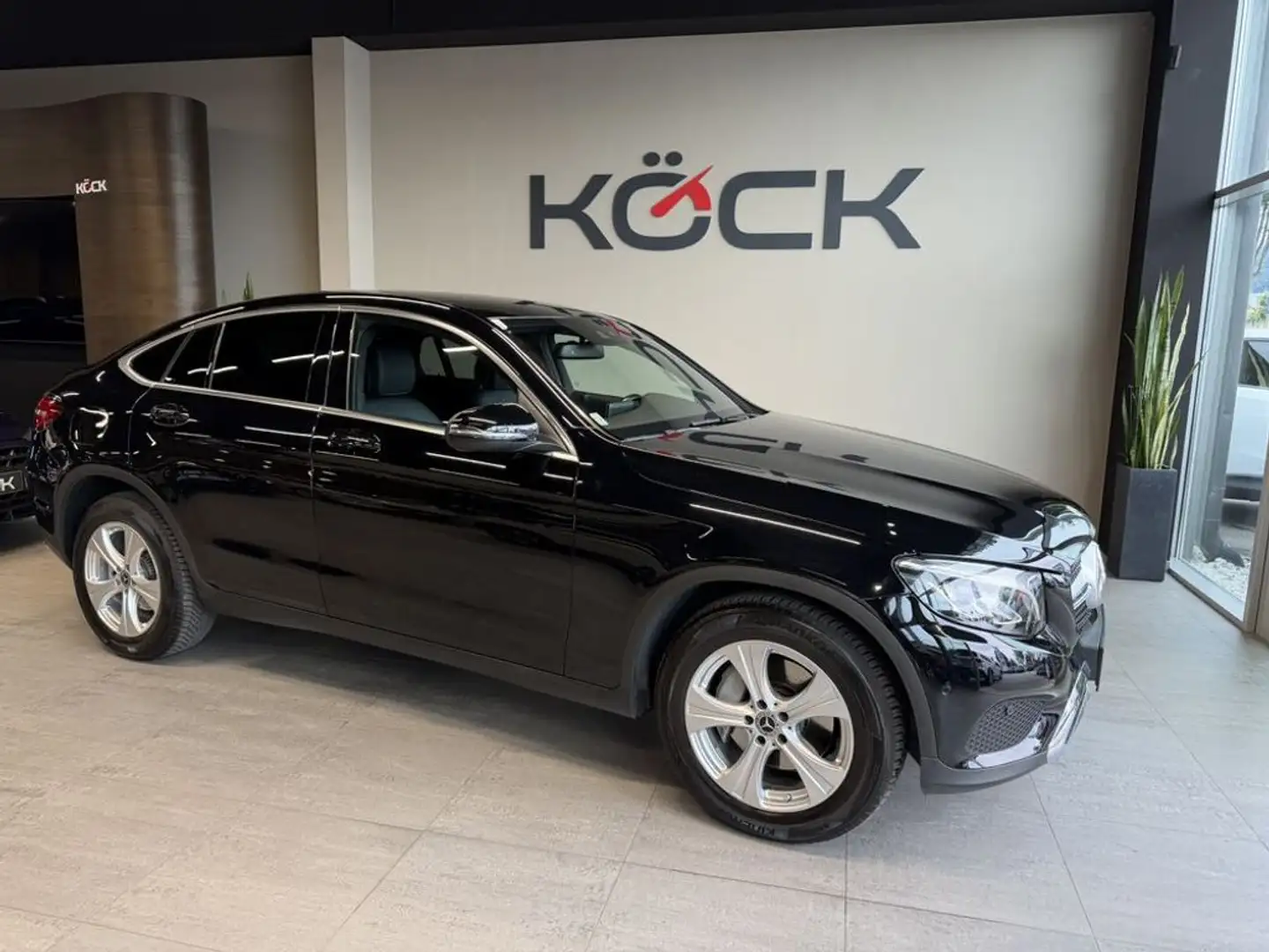 Mercedes-Benz GLC 220 d 4Matic *Sonderpreis* Schwarz - 1