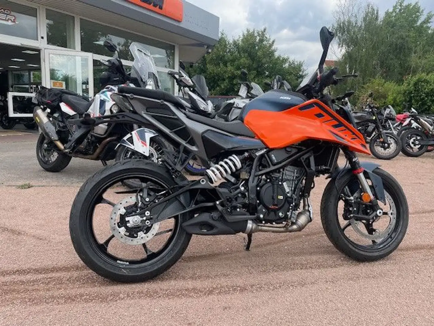 KTM 125 Duke MY24 ab 0,0% Finanzierung Blau - 2