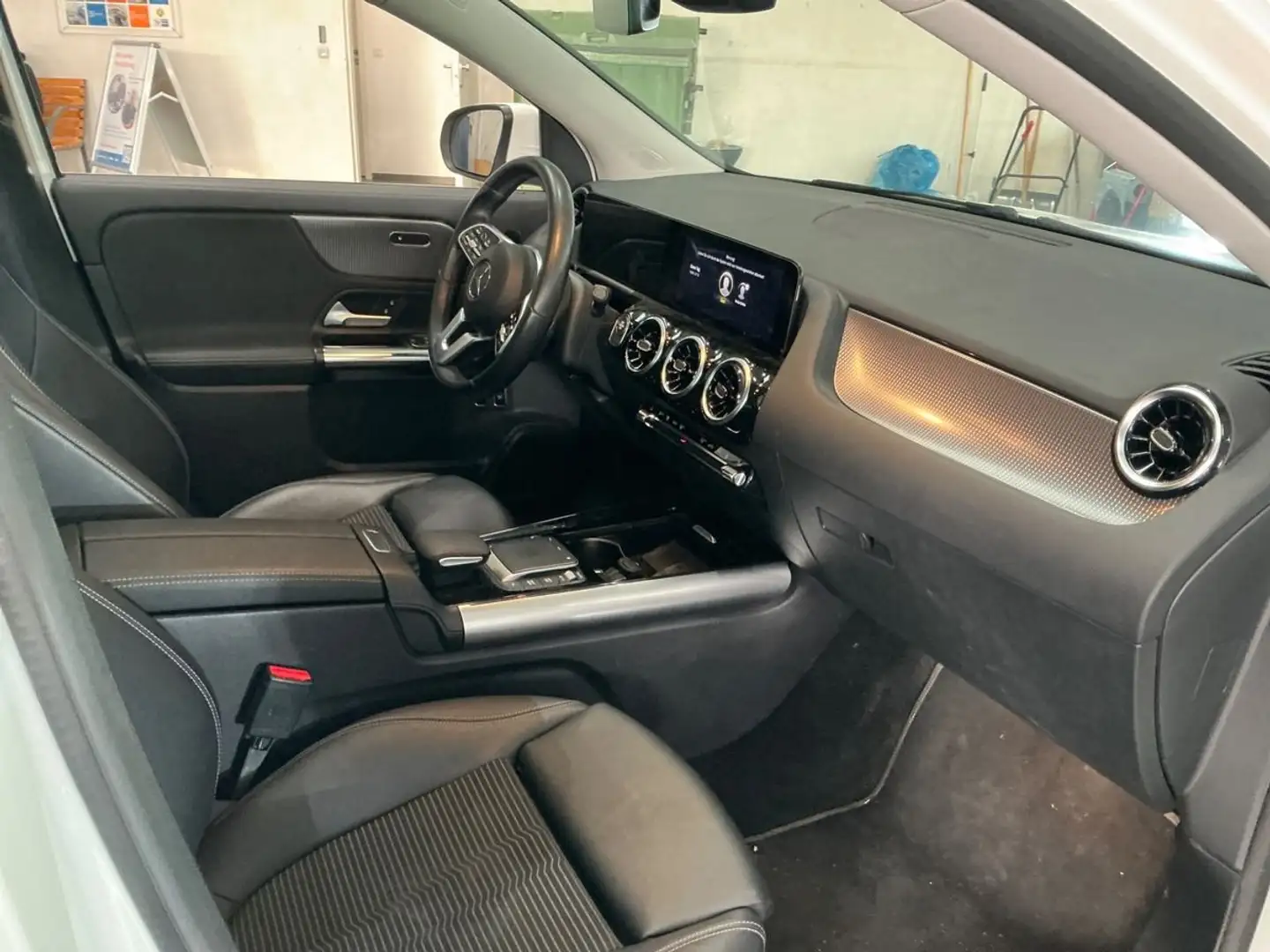 Mercedes-Benz GLA 250 GLA+250+e+8G-DCT+Progressive Weiß - 1