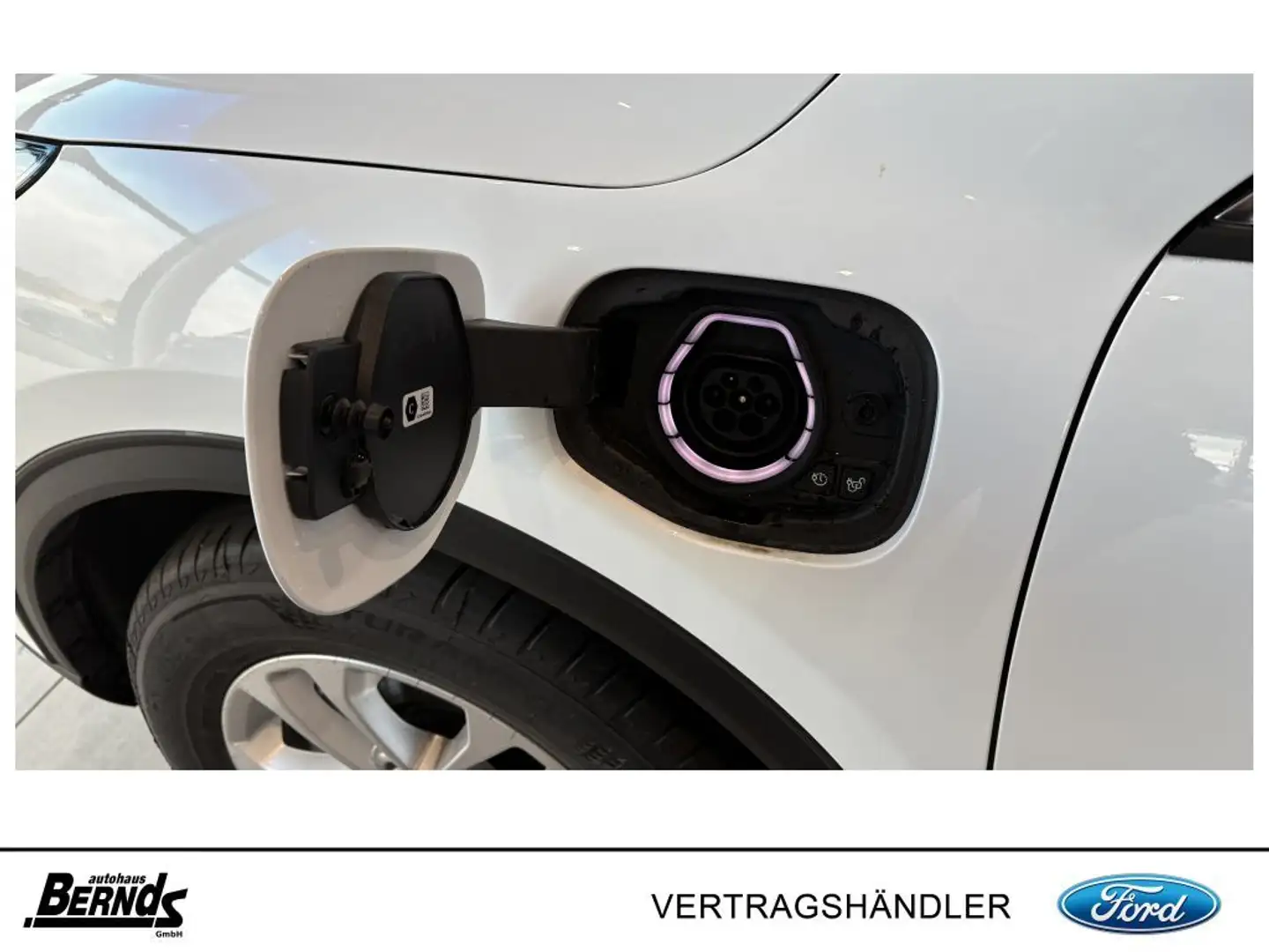 Ford Kuga 2.5 Duratec Plug-in-Hybrid Titanium CVT Weiß - 2
