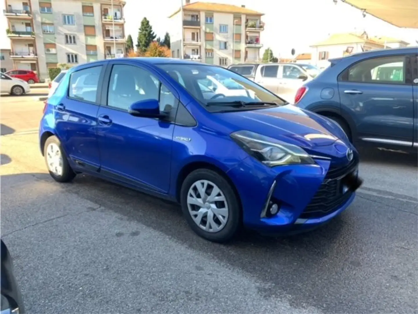 Toyota Yaris Yaris Hybrid 1.5 Active NEOPATENTATI Blau - 2