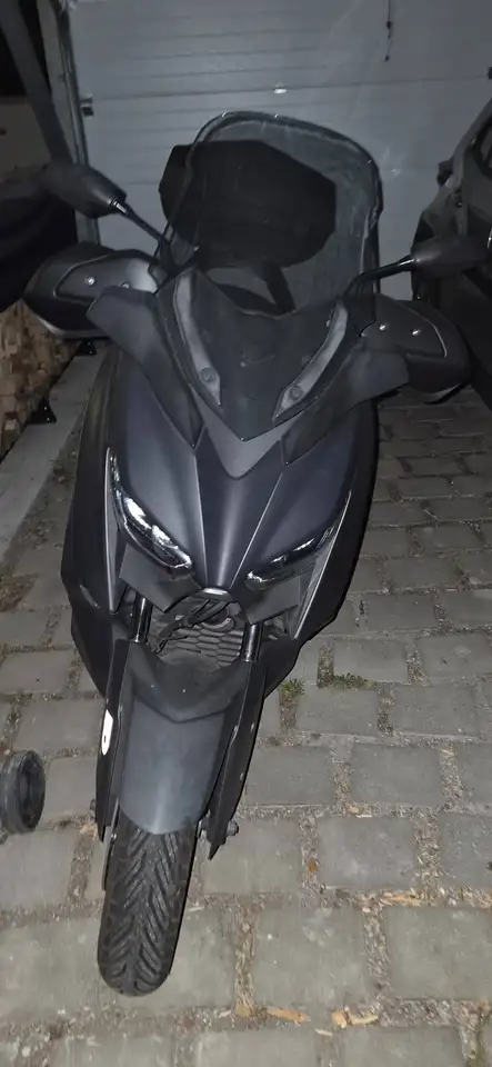 Yamaha X-Max 300