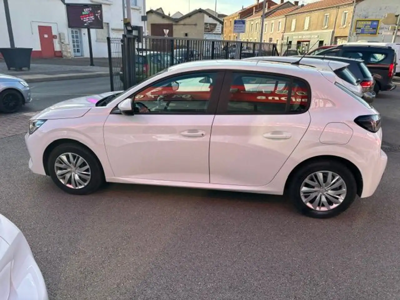 Peugeot 208 208 — photo 5