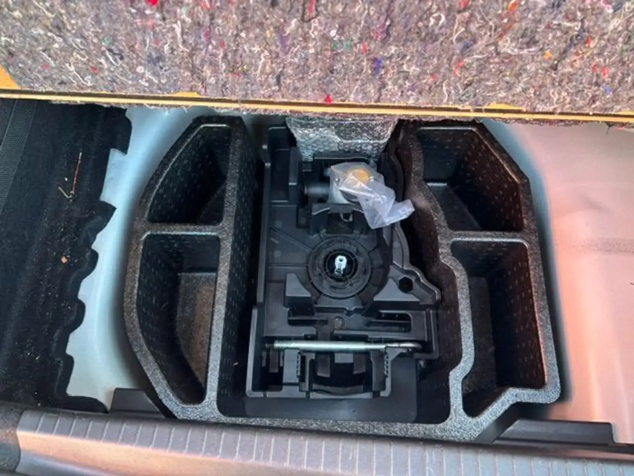 Peugeot 208 208 — photo 13