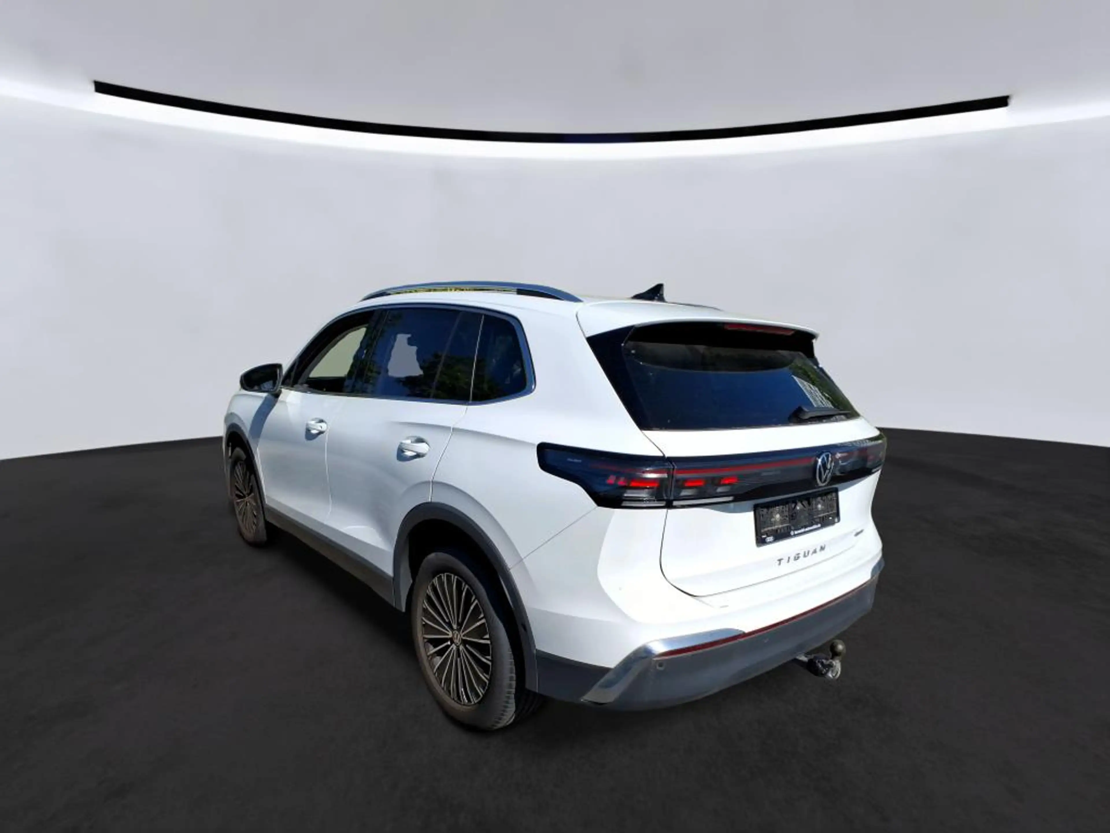 Volkswagen Tiguan 2.0 TDI DSG 4Motion Elegance AHK, Pano — photo 3
