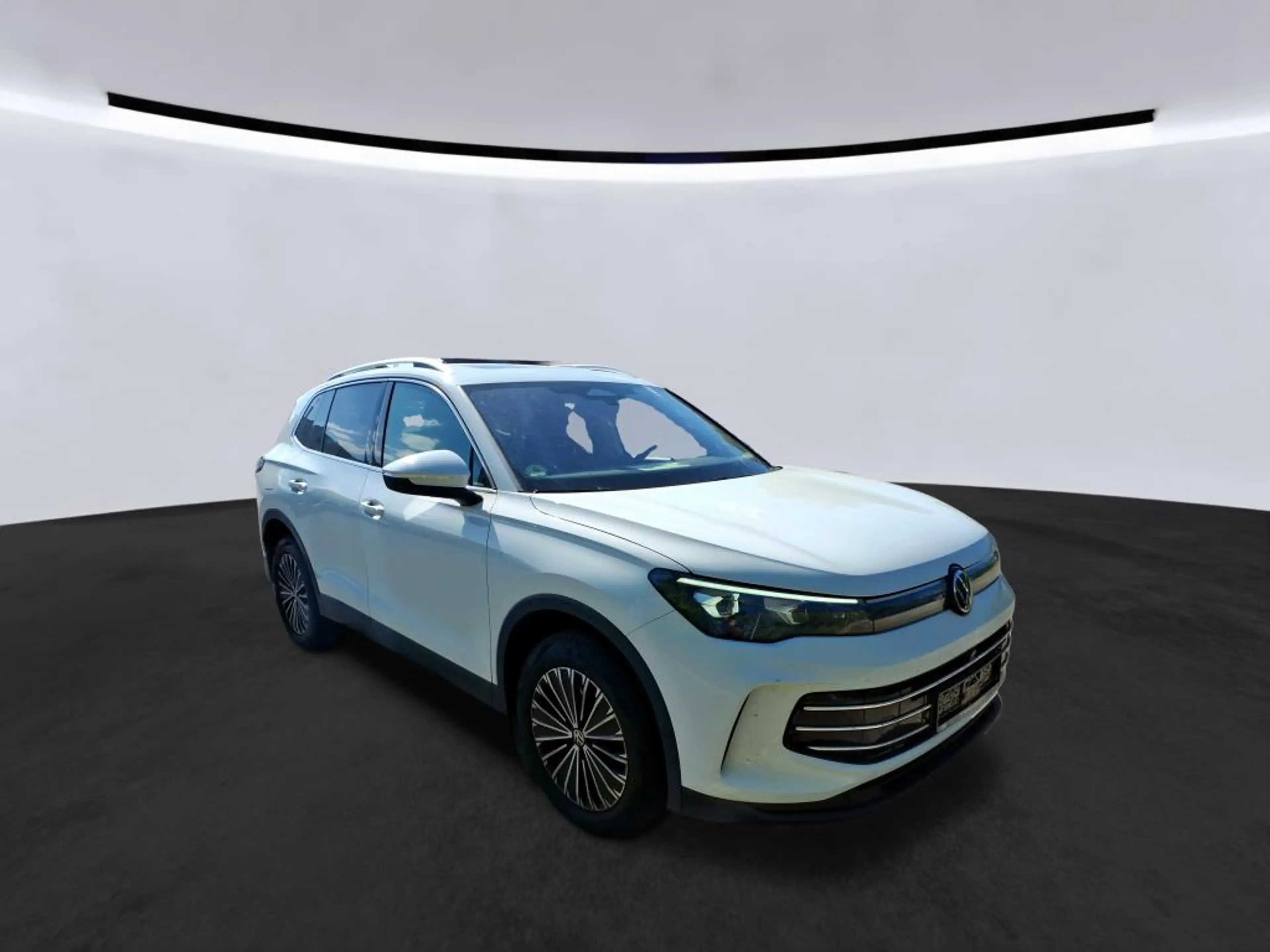 Volkswagen Tiguan 2.0 TDI DSG 4Motion Elegance AHK, Pano — photo 2