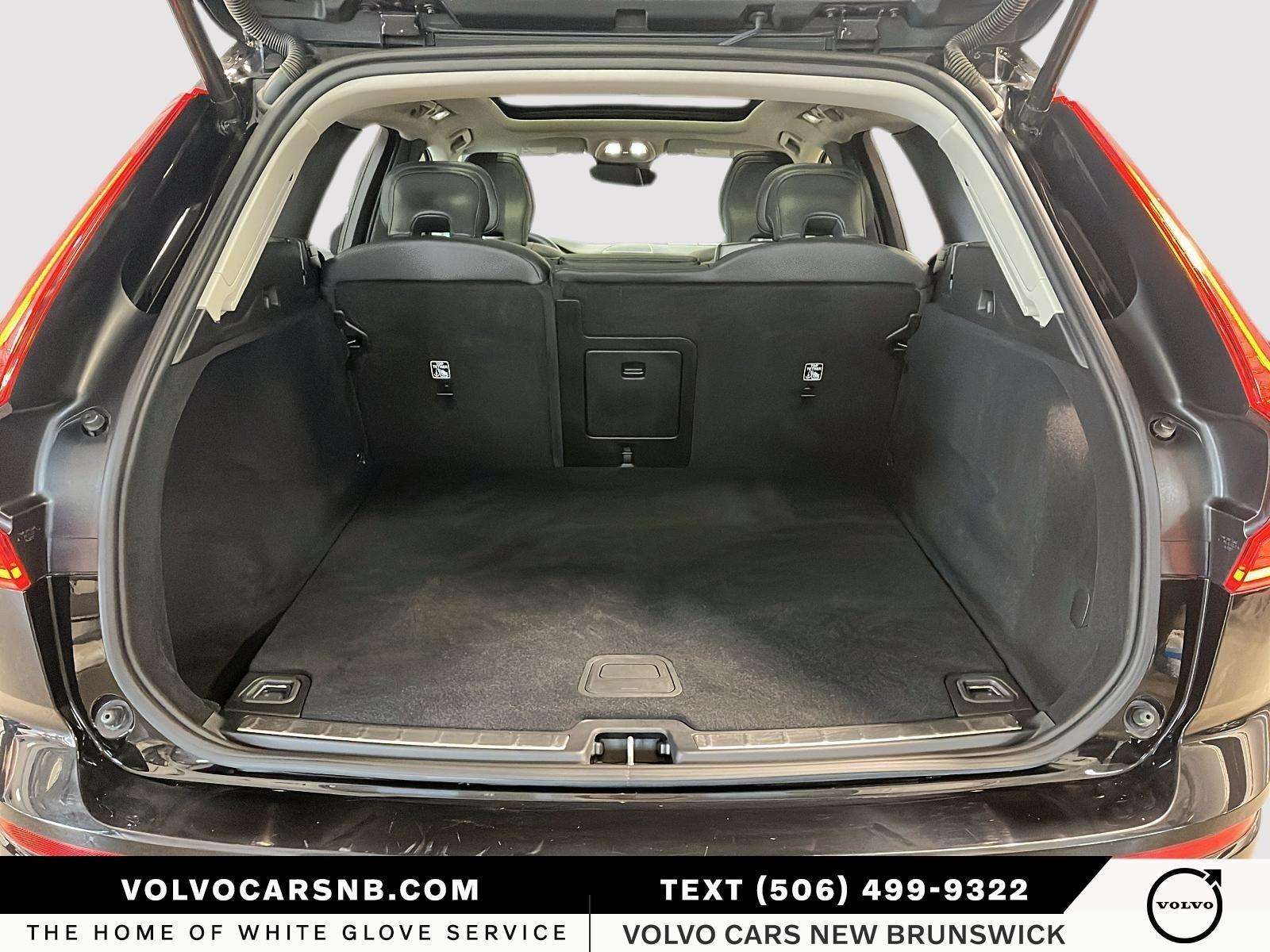 2025 Volvo XC60 B5 AWD Plus Dark Theme thumb 6