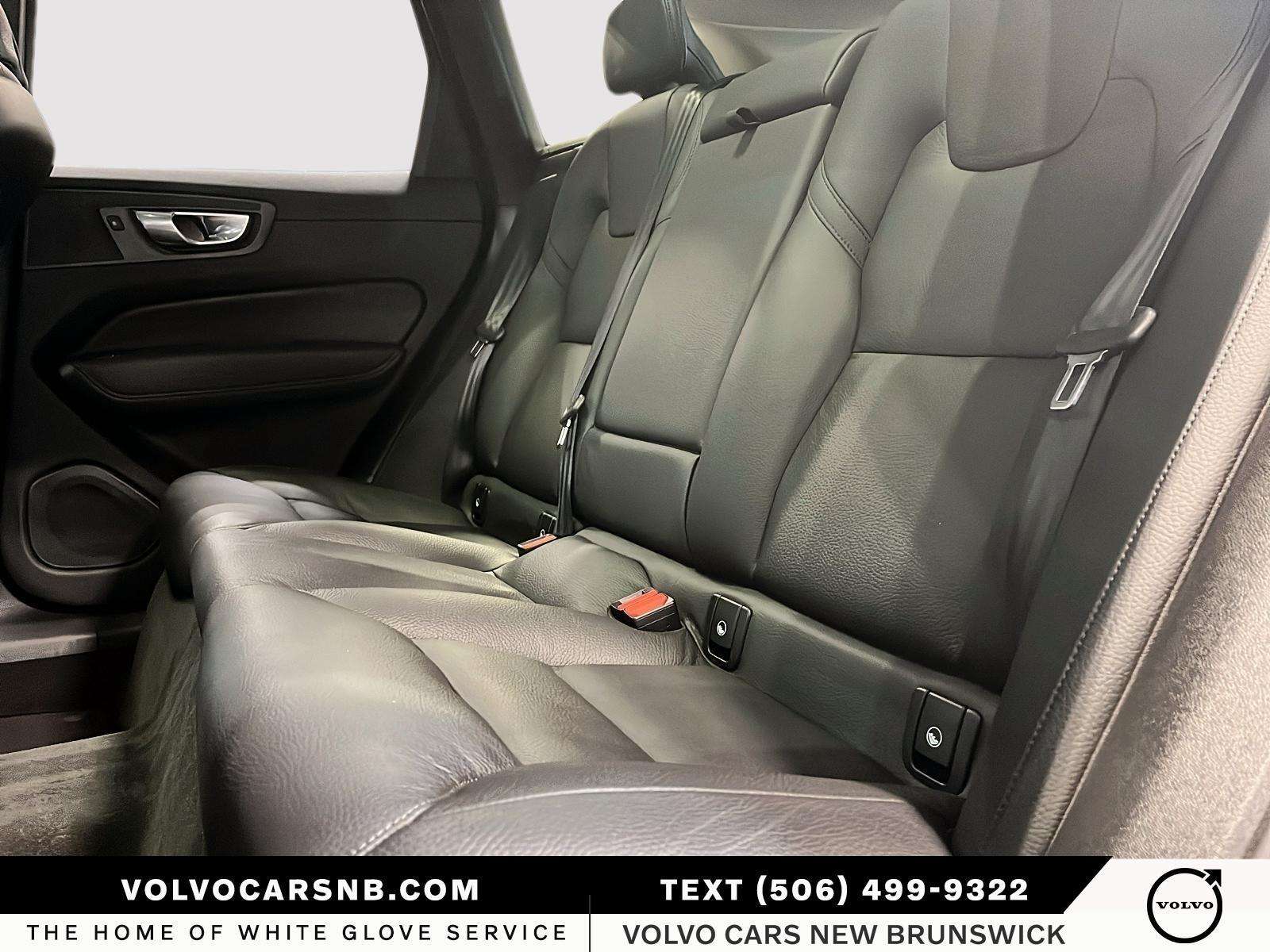 2025 Volvo XC60 B5 AWD Plus Dark Theme thumb 9