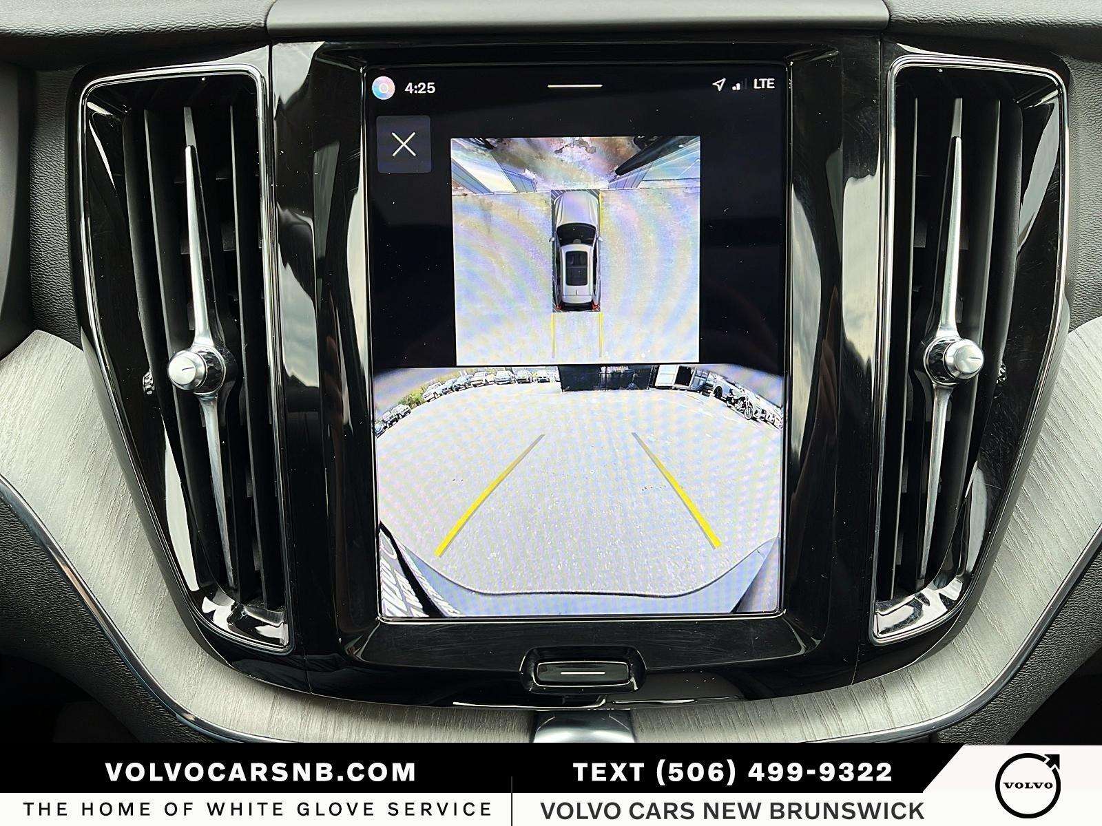 2025 Volvo XC60 B5 AWD Plus Dark Theme thumb 16