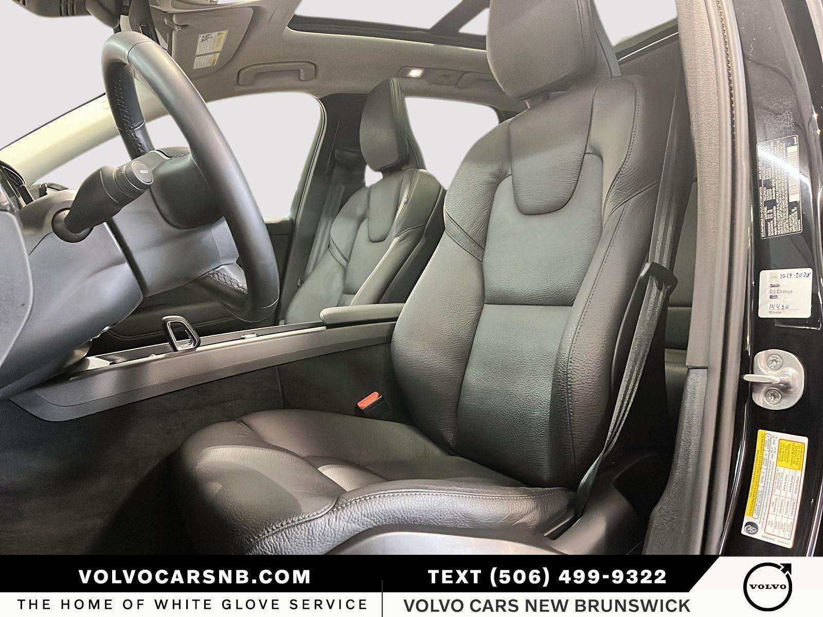 2025 Volvo XC60 B5 AWD Plus Dark Theme thumb 8