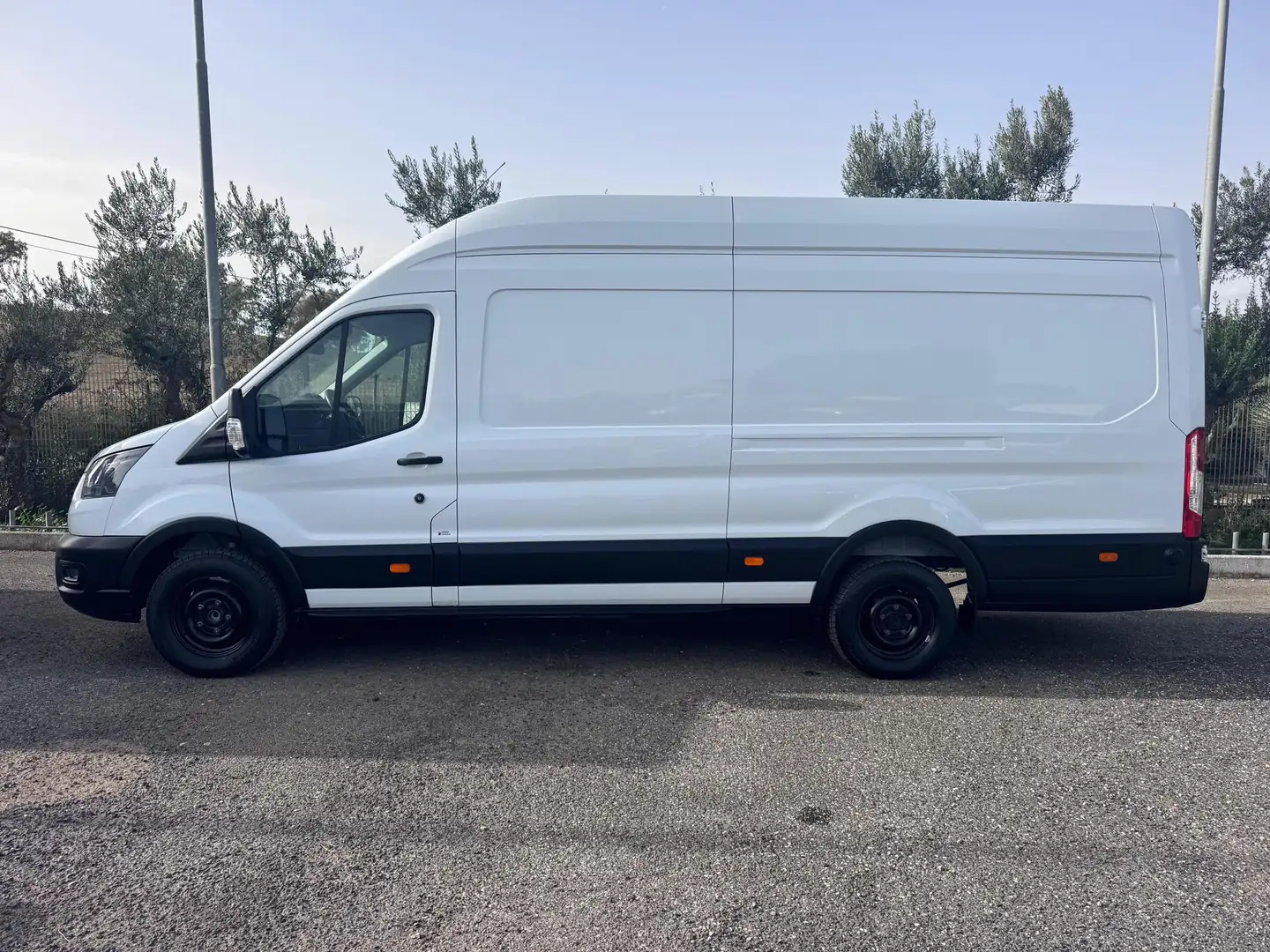 Ford Transit 350 tr.post. 2.0 tdci 170cv jumbo trend L4H3 E6.2 Blanc - 1