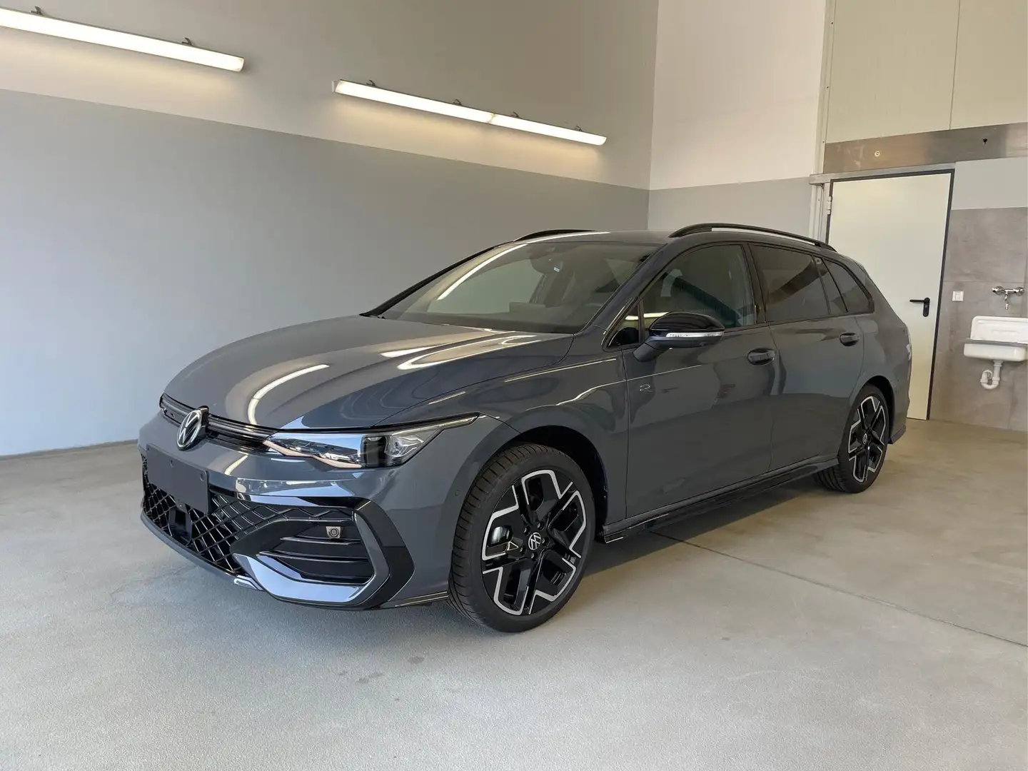 Volkswagen Golf Variant Facelift R-Line 150PS DSG+Black Style+AHK 1.5 e... Grau - 1