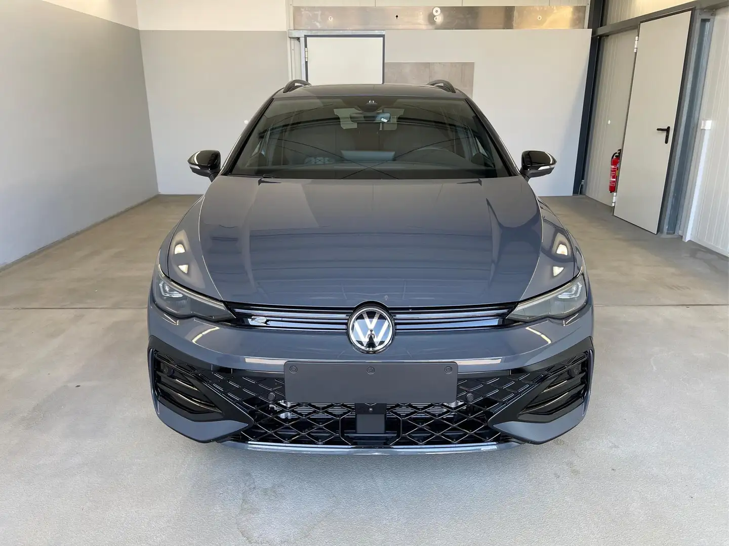 Volkswagen Golf Variant Facelift R-Line 150PS DSG+Black Style+AHK 1.5 e... Grau - 2