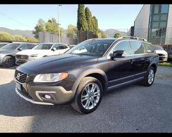 2.4 D4 Momentum awd 181cv geartronic