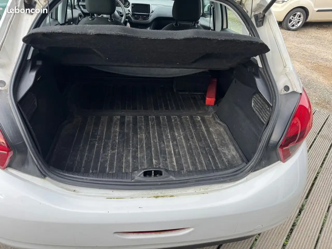 Peugeot 208 208 — photo 5